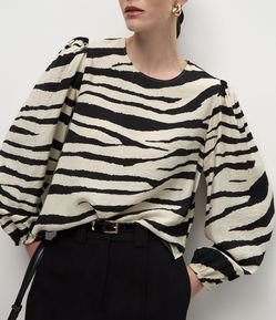 Blusa em Viscose com Estampa Animal Print
