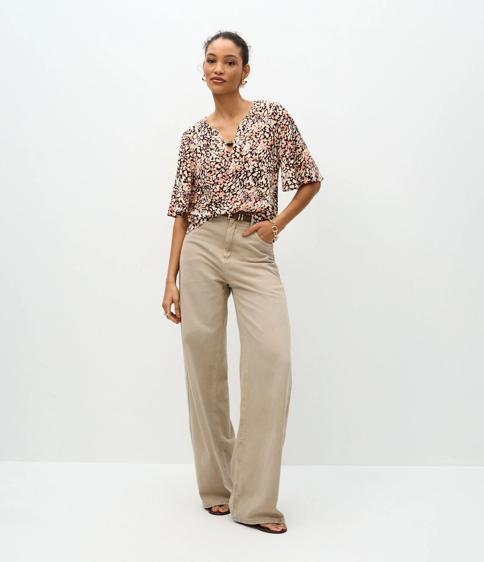 Blusa Estampada em Viscose com Aviamento no Decote Multicores 2