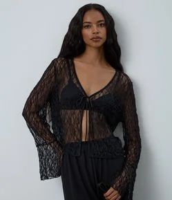 Blusa em Renda com Amarração em Laço e Brilhos Aplicados