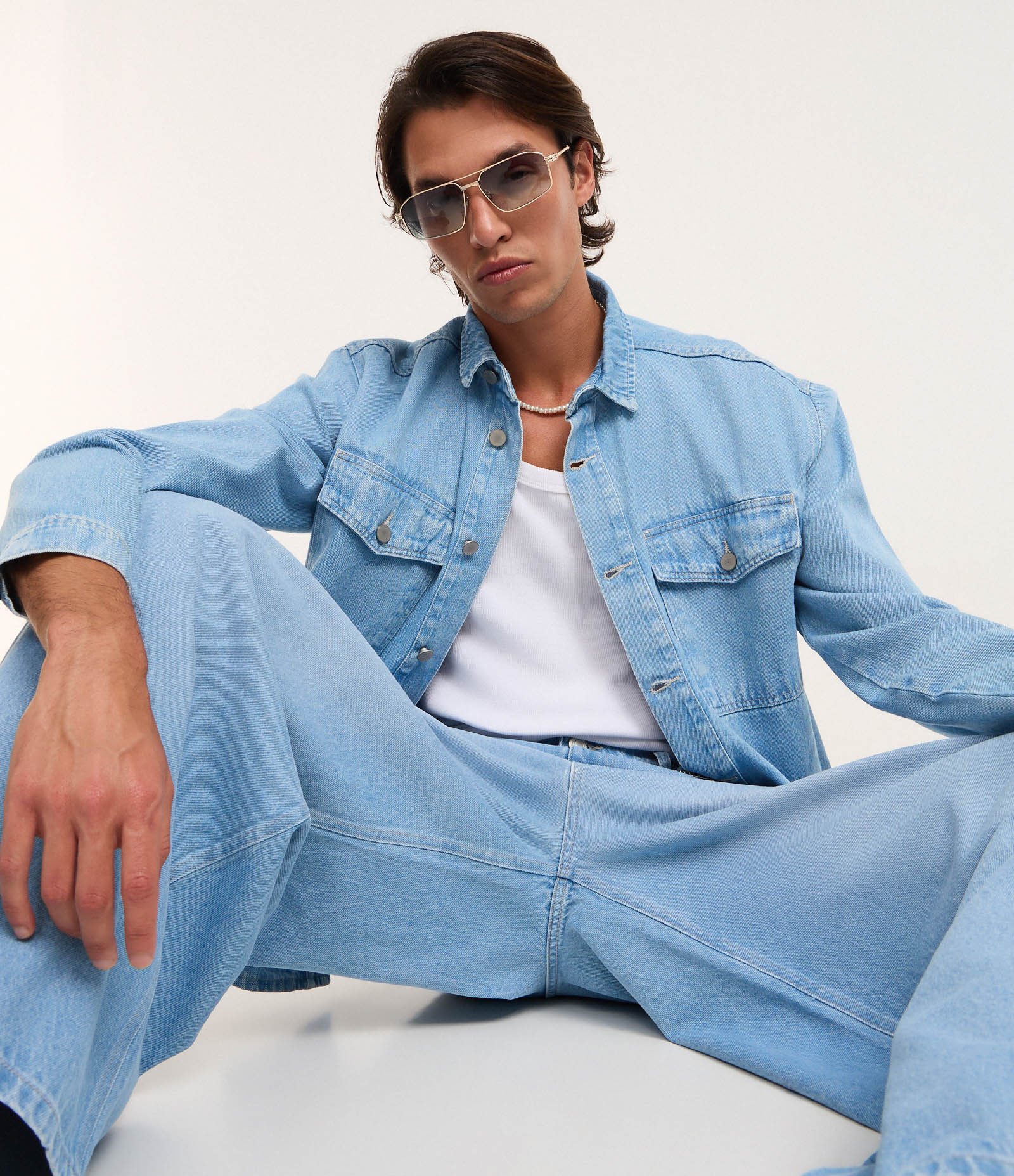 Camisa Oversized Boxy em Jeans com Efeito Marmorizado Azul Claro 4