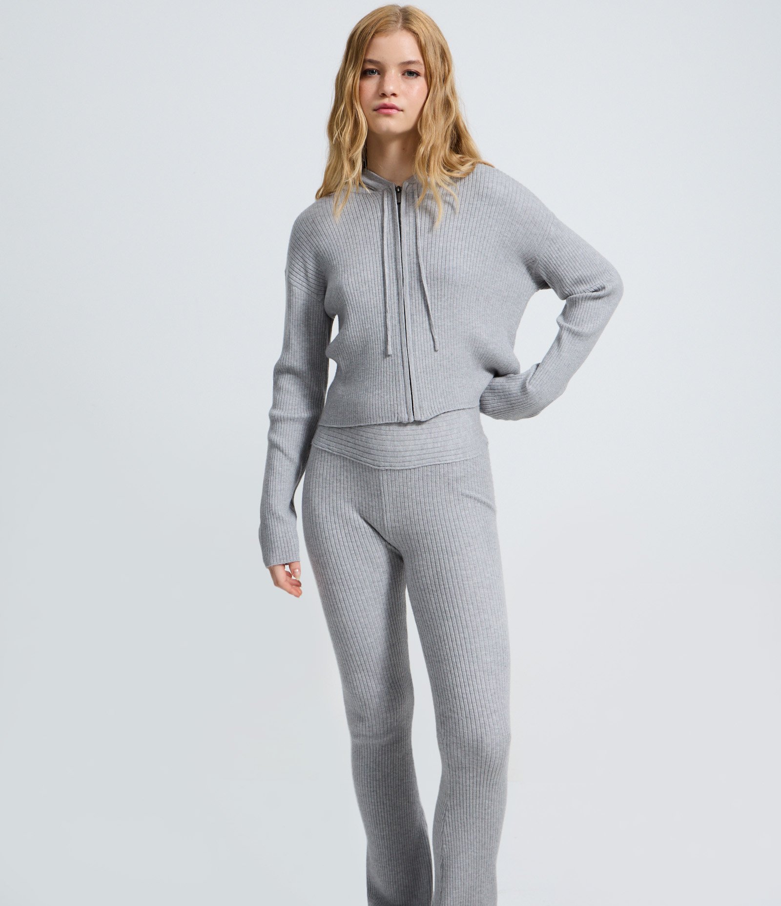 Calça Flare em Tricô Cinza 2