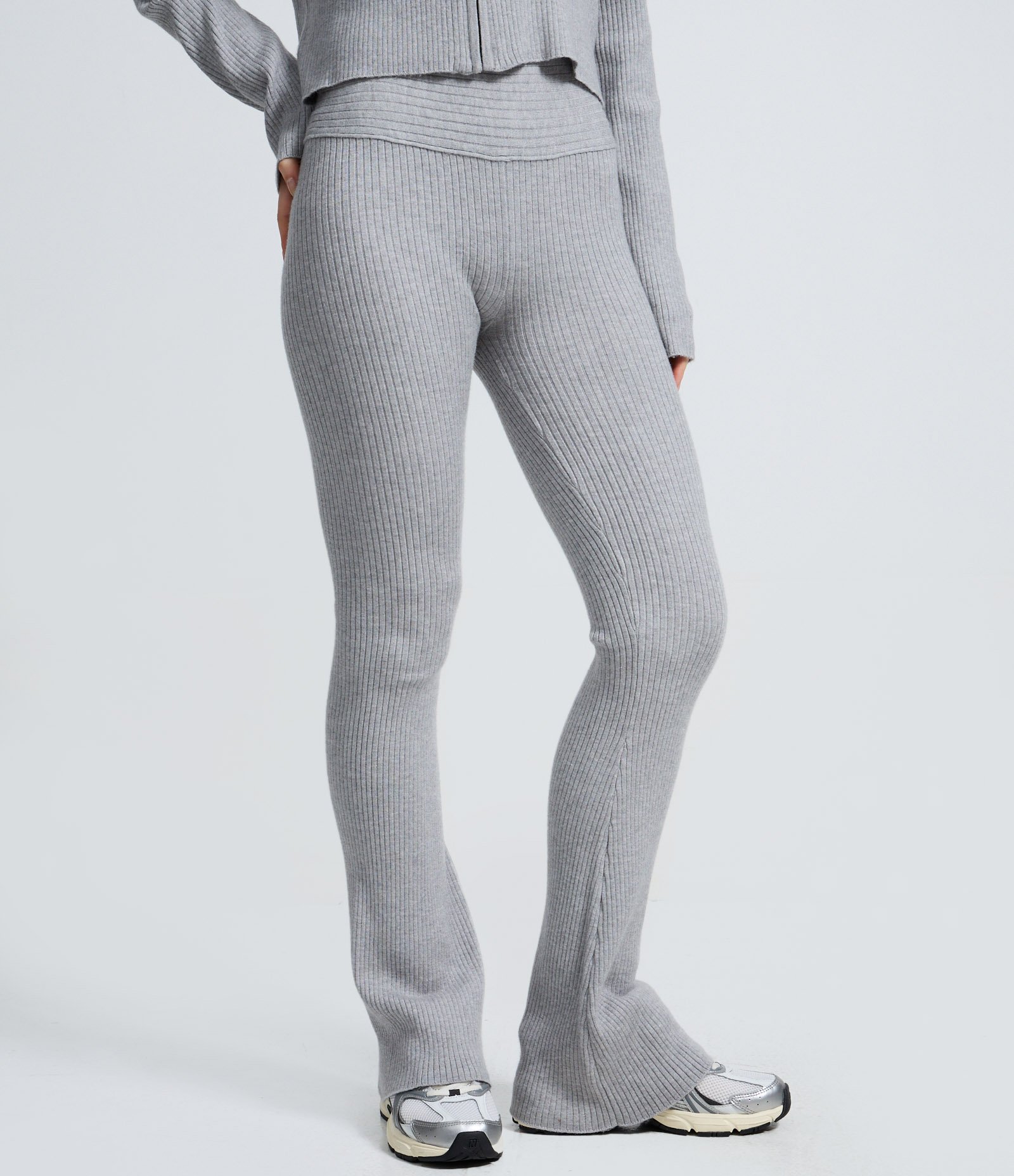 Calça Flare em Tricô Cinza 3