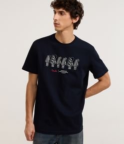 Camiseta Comfort em Algodão com Estampa Guitarras Fender