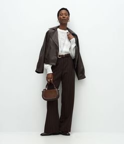 Bata em Viscose com Bordados Frontais