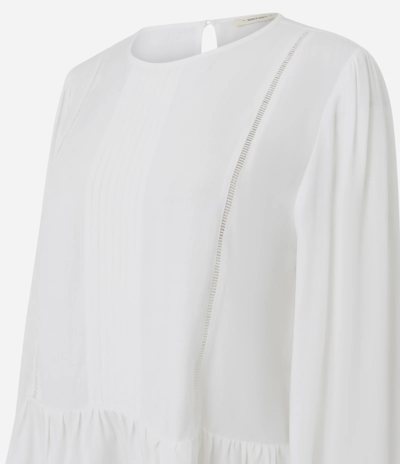 Blusa Bata em Viscose com Detalhamento de Entremeios Branco 6