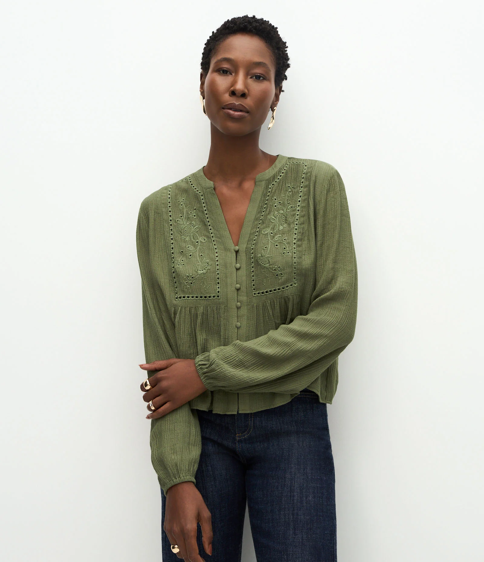 Blusa Bata em Viscose com Bordado Frontal Verde 1