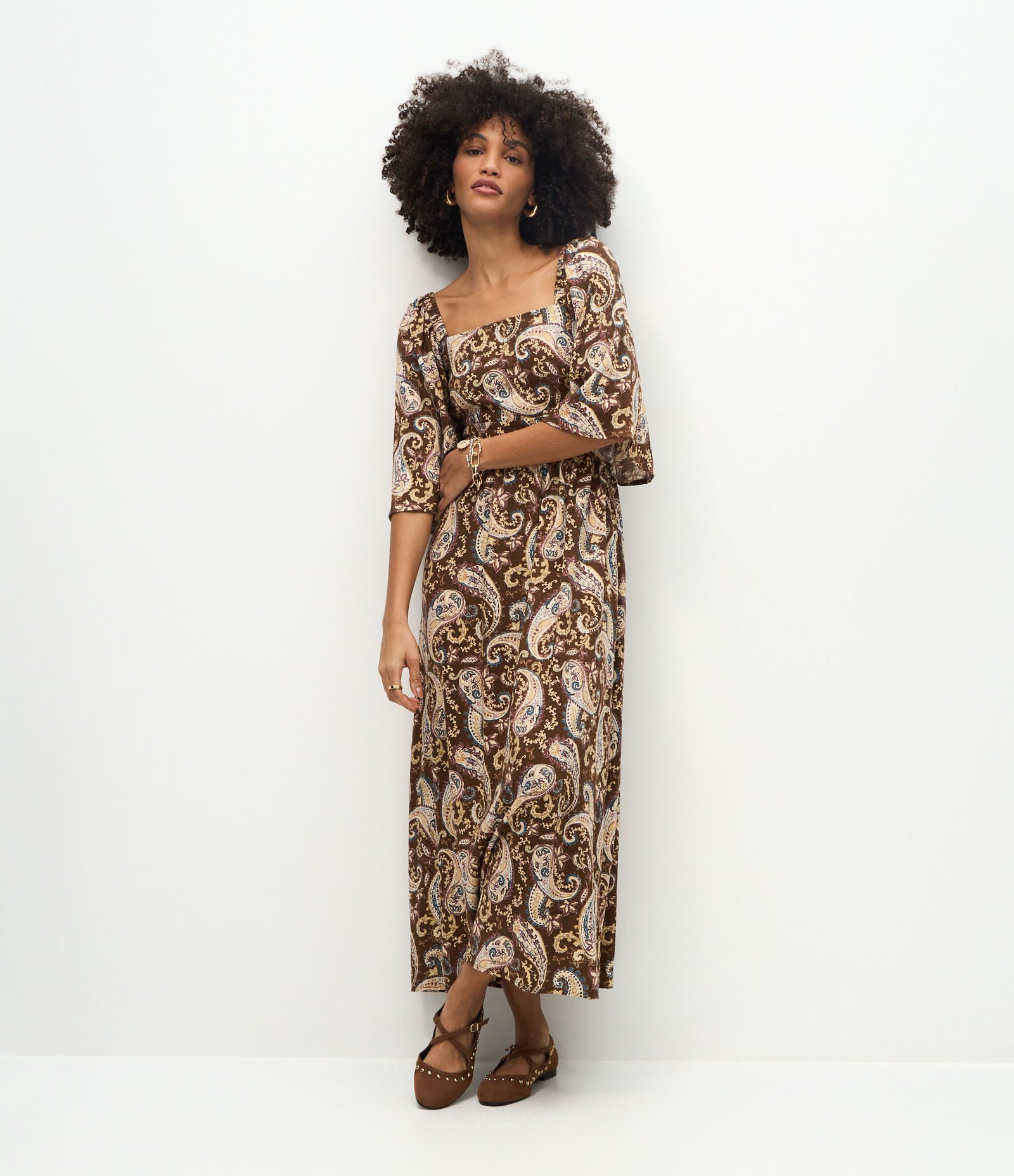 Vestido Midi em Viscose com Estampa Paisley Marrom 1