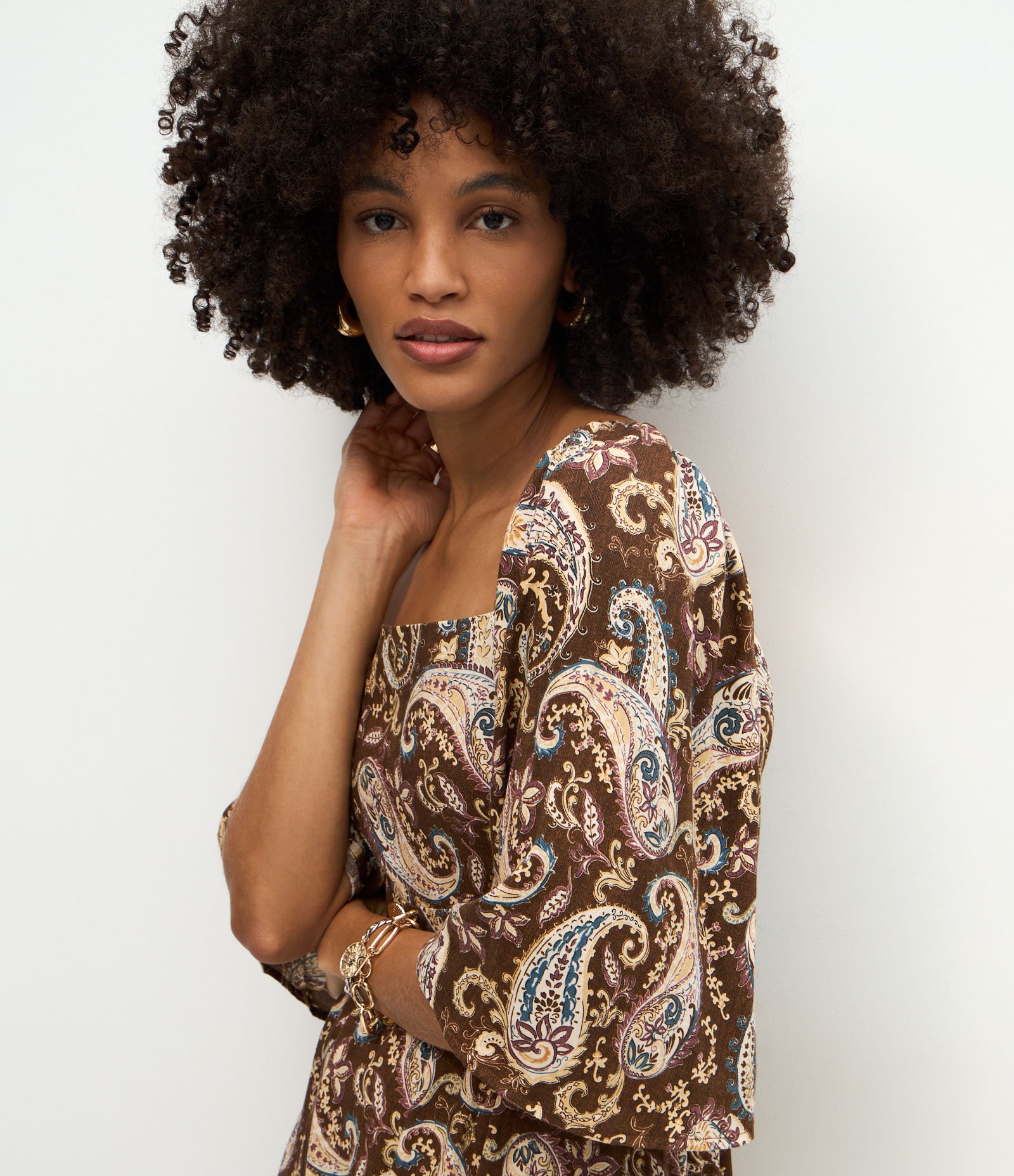 Vestido Midi em Viscose com Estampa Paisley Marrom 3