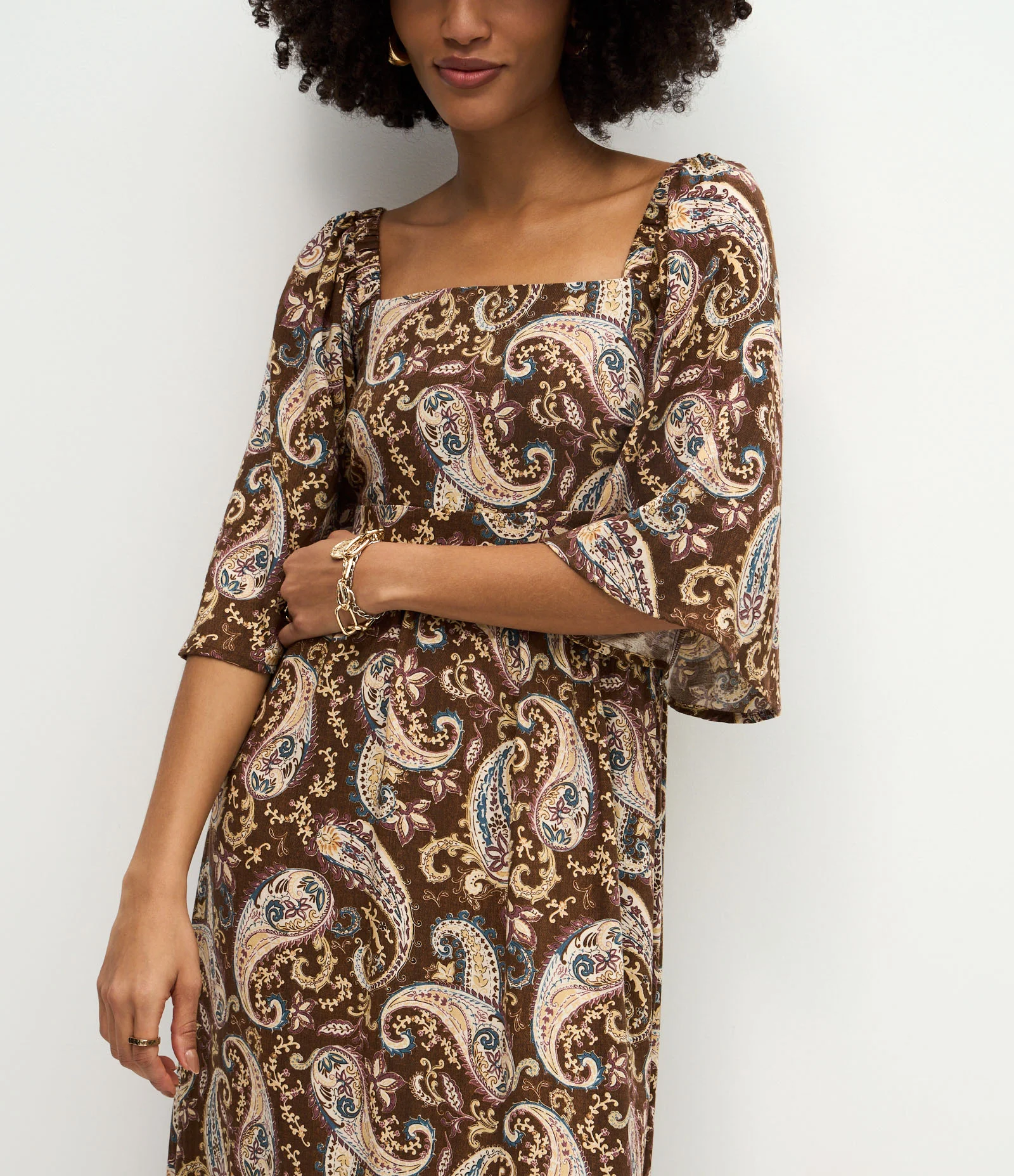 Vestido Midi em Viscose com Estampa Paisley Marrom 4