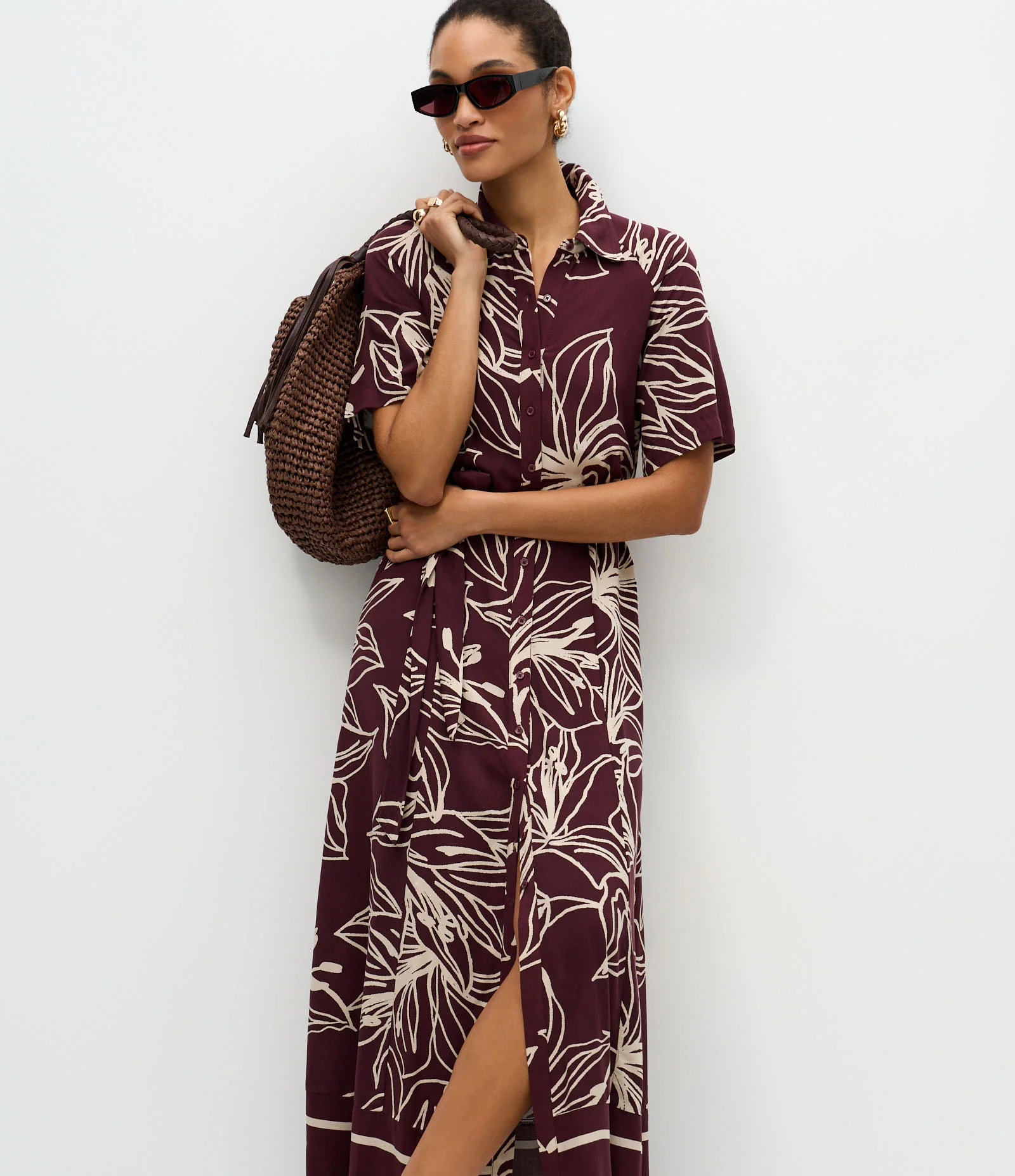 Vestido Midi em Viscose com Estampa de Folhagens Marrom 1