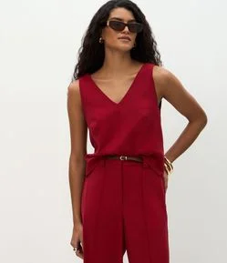 Blusa em Viscose com Decote V e Efeito Sarjado