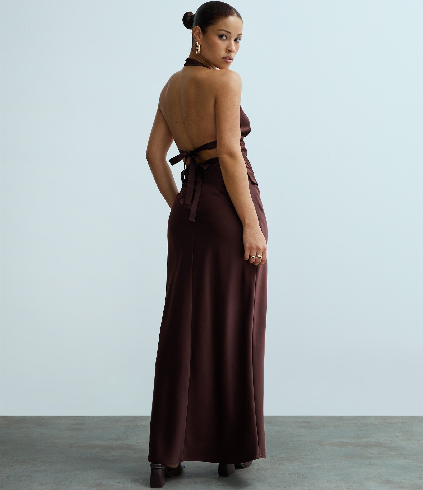 Saia Reta New Midi em Cetim Marrom 4