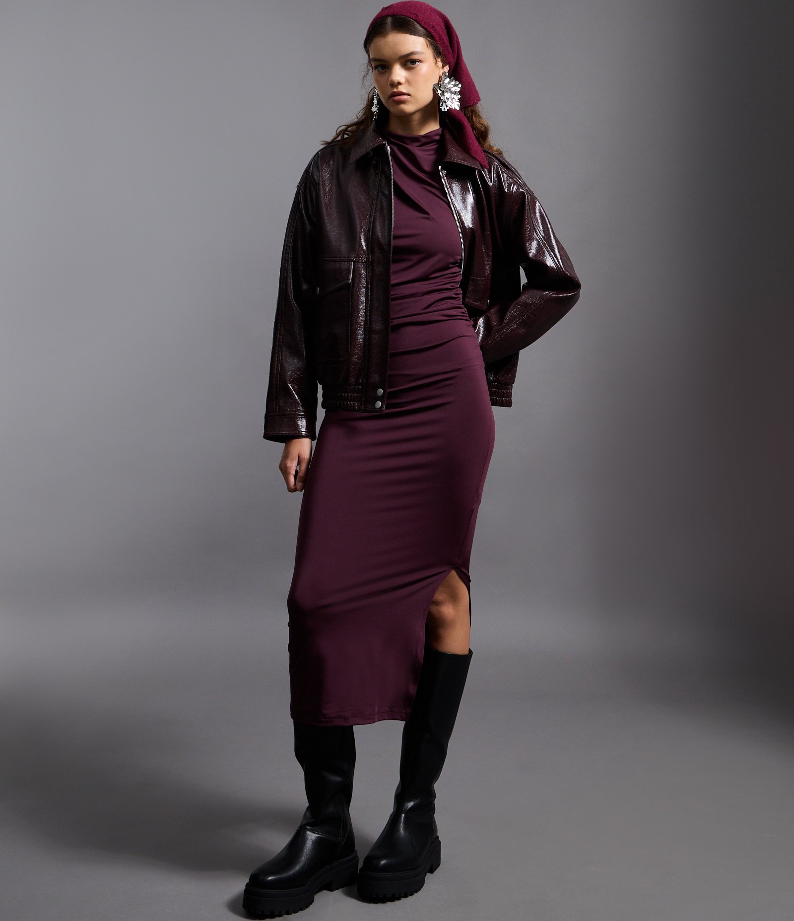 Jaqueta Bomber em PU Com Bolsos Frontais Bordô 4