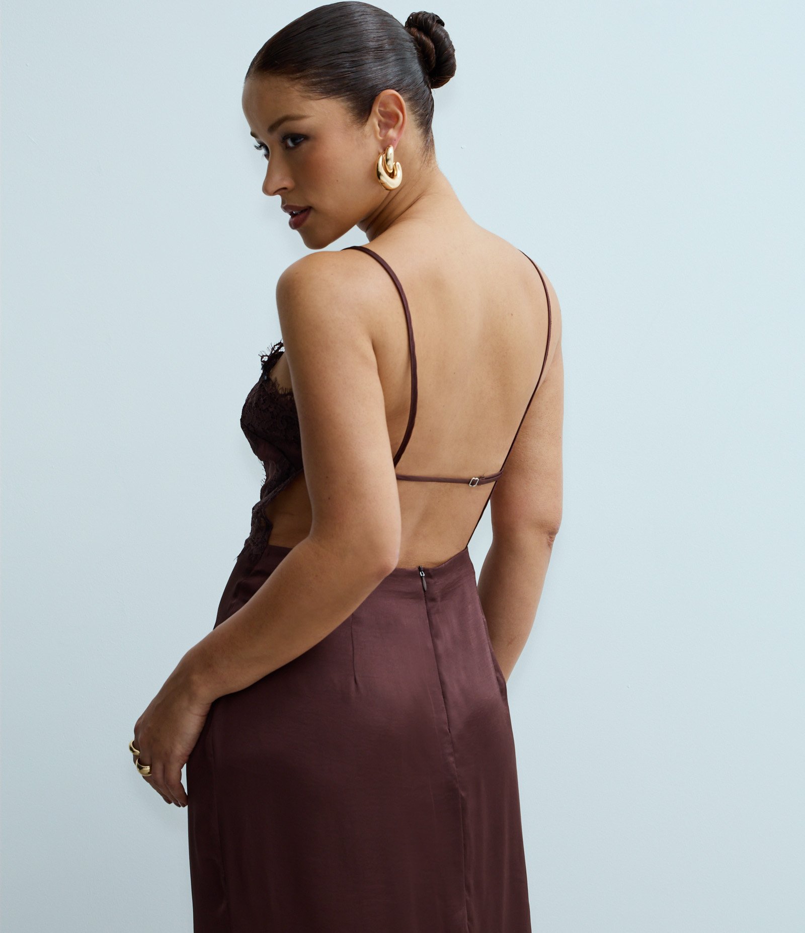 Vestido New Midi com Aplicação de Renda Marrom 5