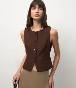 Colete Alfaiatado com Abotoamento e Bolsos Embutidos