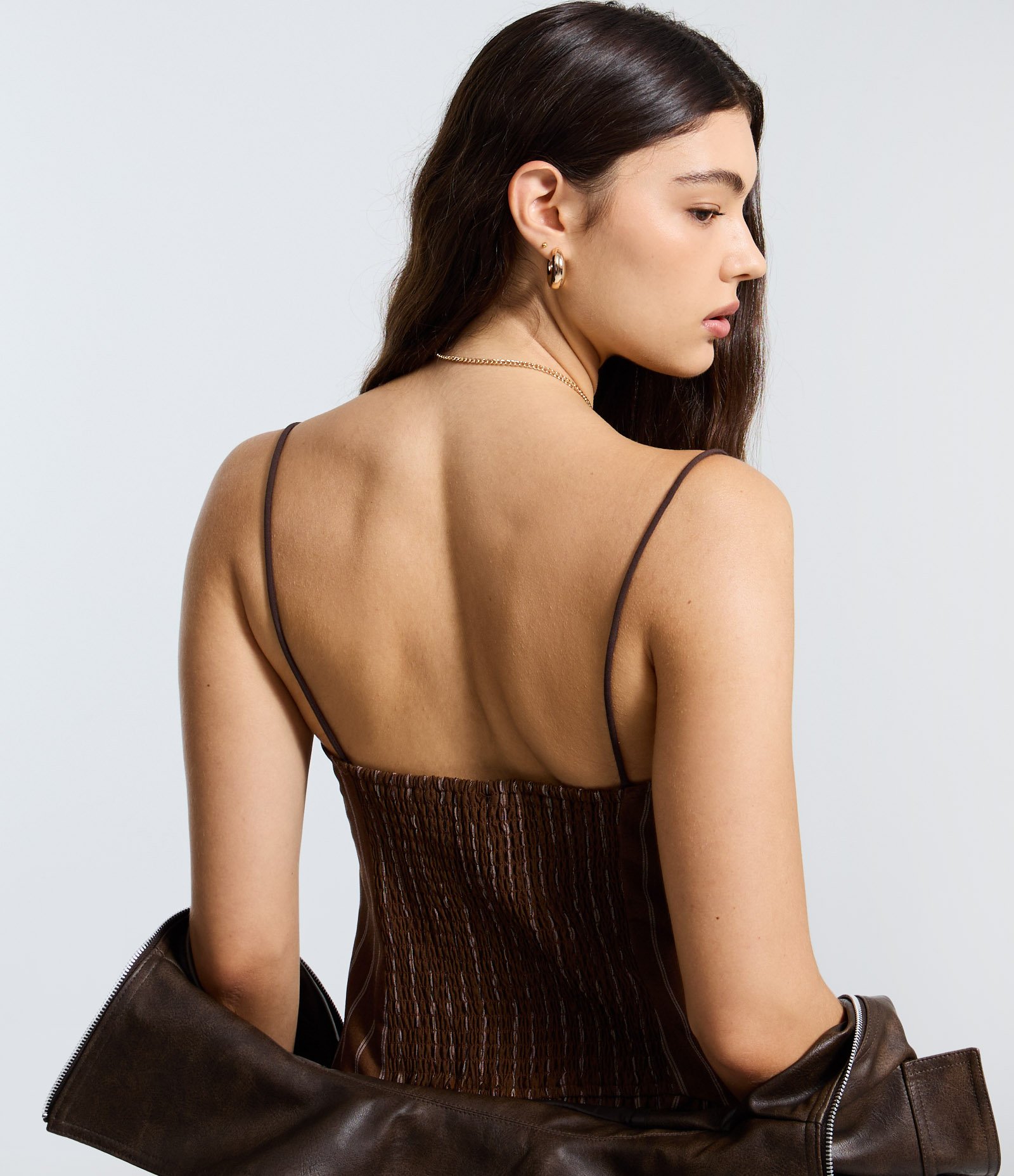 Vestido de Alça com Listras Risca de Giz Marrom 6