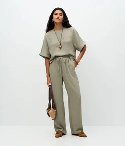 Calça Reta em Chalis com Cós Elástico e Amarração Frontal