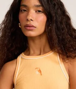 Regata em Ribana com Viés Contrastante e Bordado Ícone