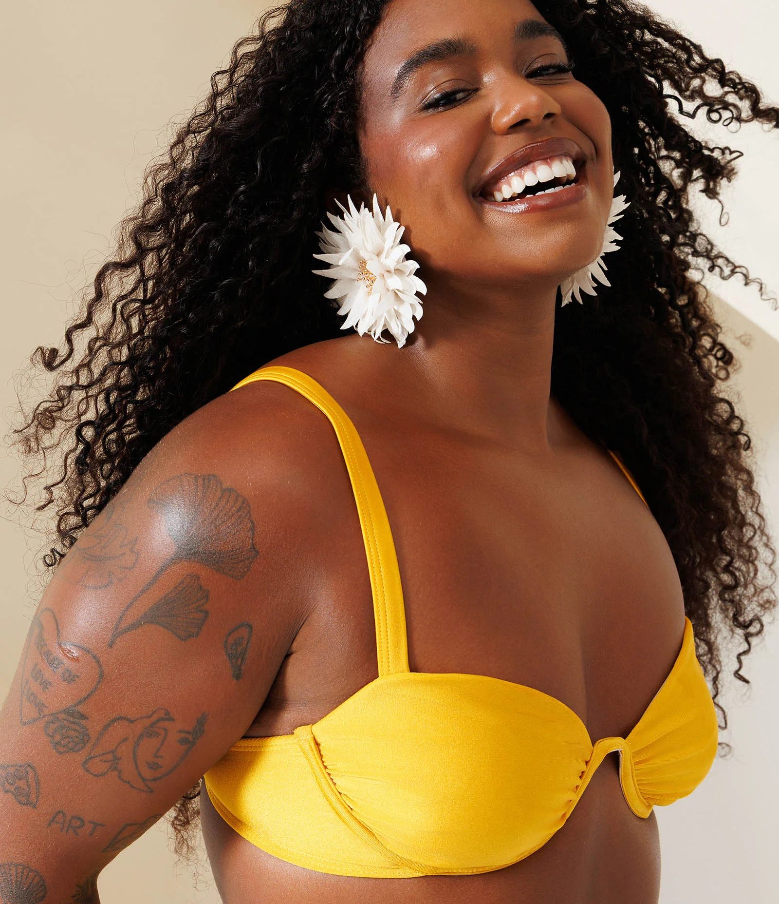 Biquíni Top em Poliamida com Franzido no Busto Curve & Plus Size Amarelo 2