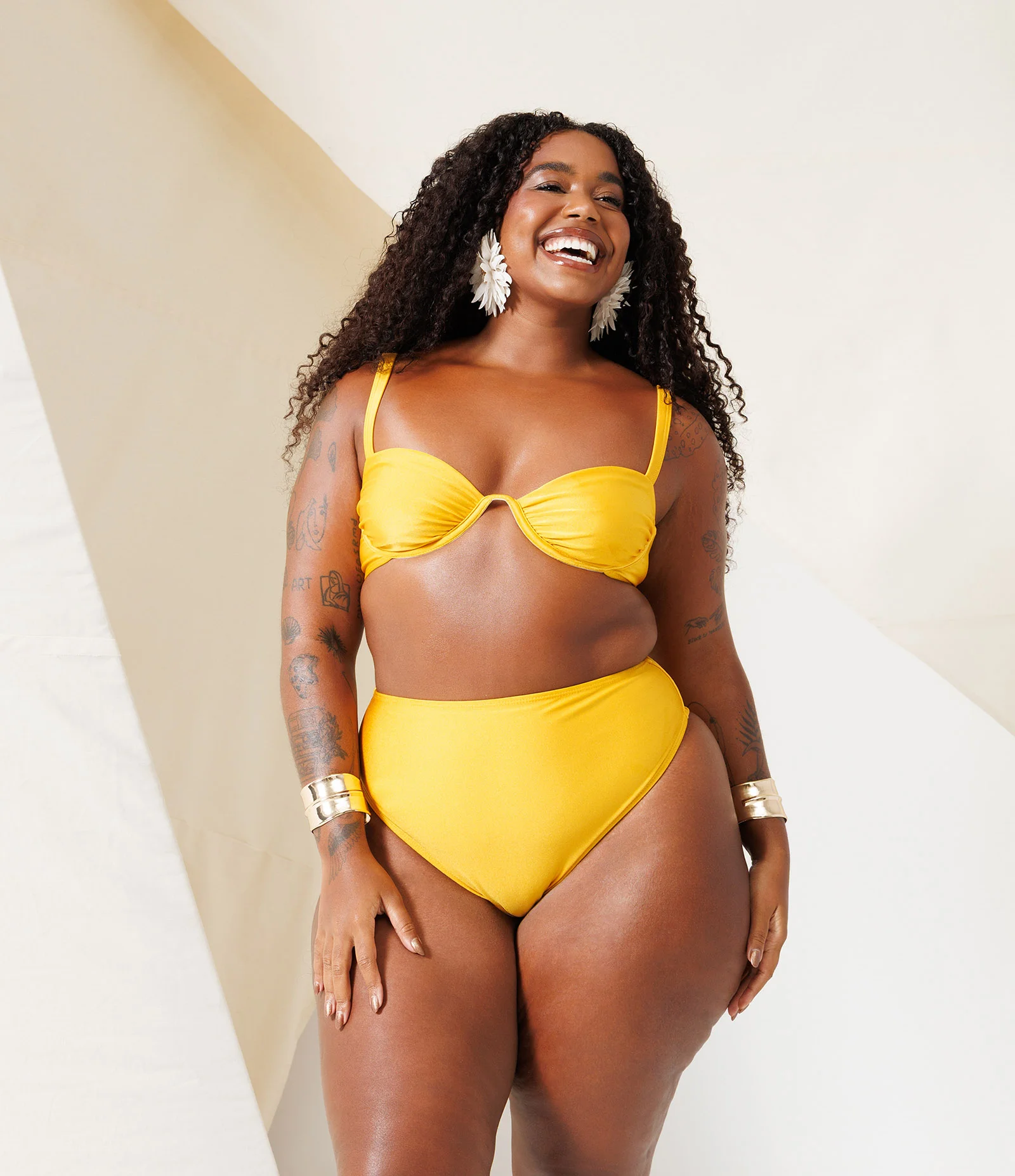 Biquini Calcinha Hot Pants em Poliamida com Fio Duplo Curve & Plus Size Amarelo 1