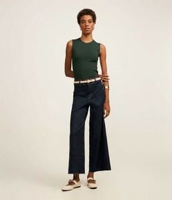 Blusa Sem Manga em Tricô Canelado com Gola Redonda