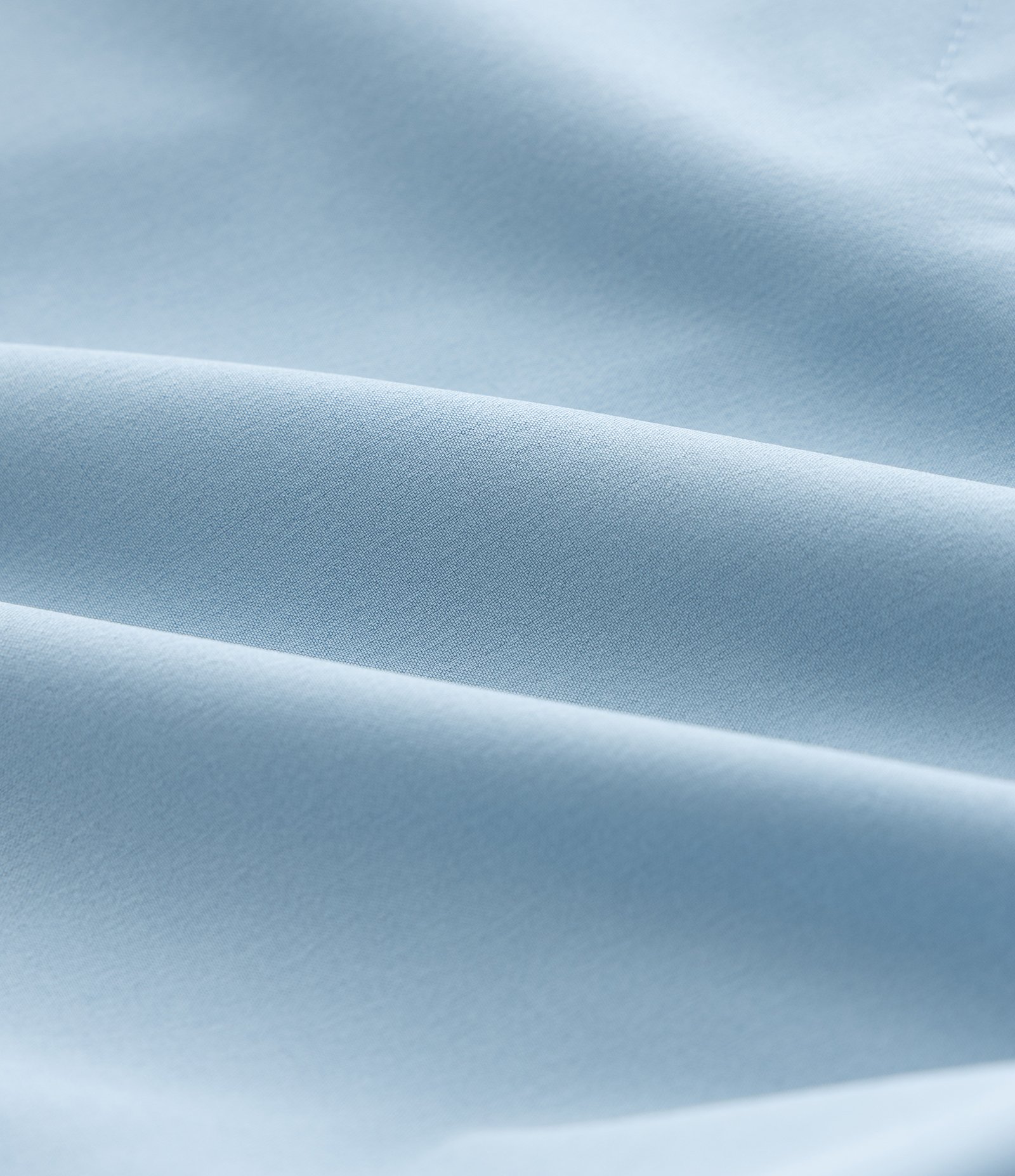 Bermuda com Detalhe de Etiqueta Emborrachada Azul Claro 3