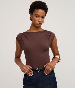 Body Canoa em Poliamida com Pregas no Ombro