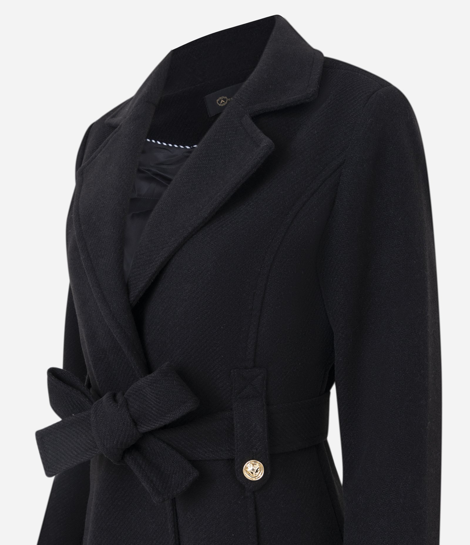 Casaco em Polyvelour com Faixa de Amarração e Botões Metalizados Preto 7