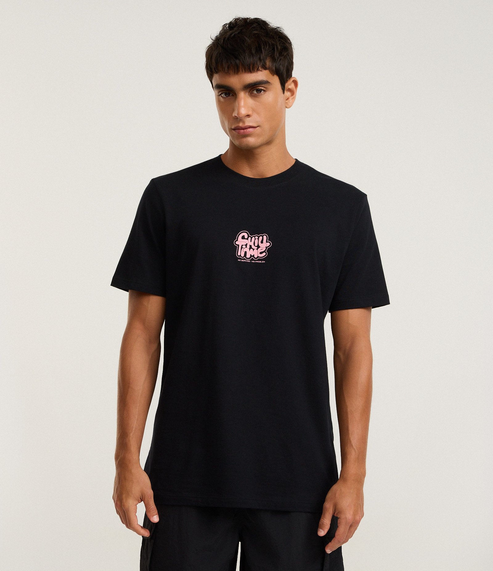 Camiseta Comfort  em Algodão com Estampa Chill Time Psicodélica Preto 1