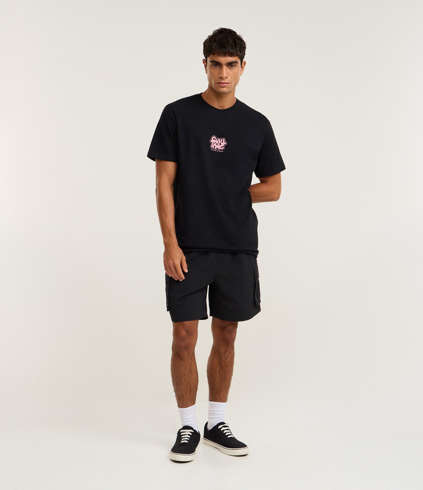 Camiseta Comfort  em Algodão com Estampa Chill Time Psicodélica Preto 2