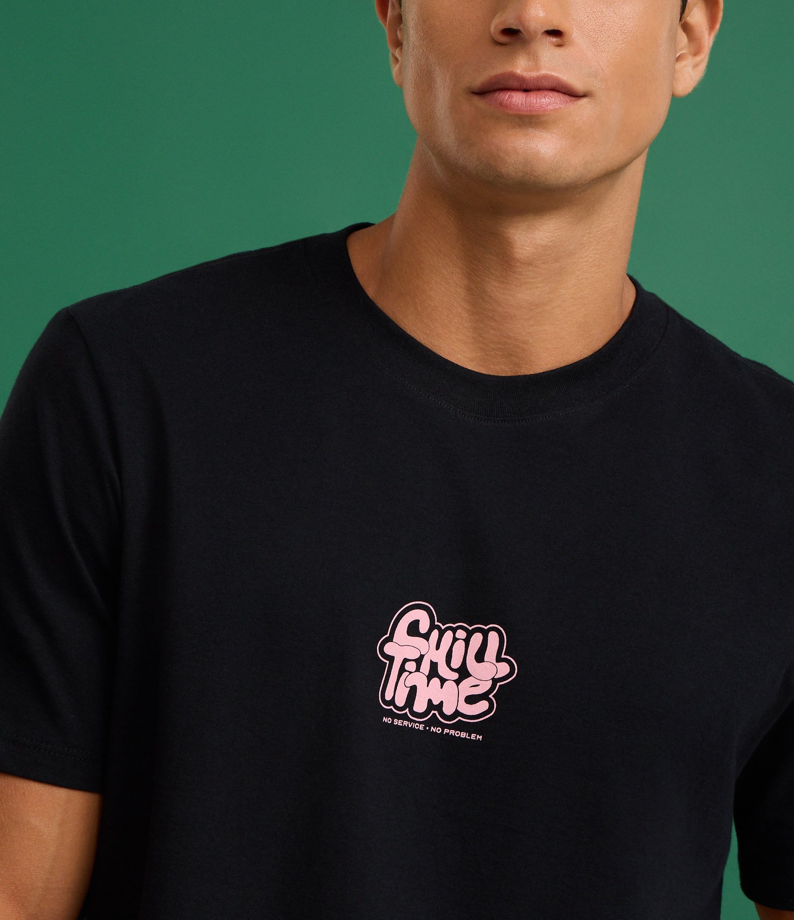 Camiseta Comfort  em Algodão com Estampa Chill Time Psicodélica Preto 3