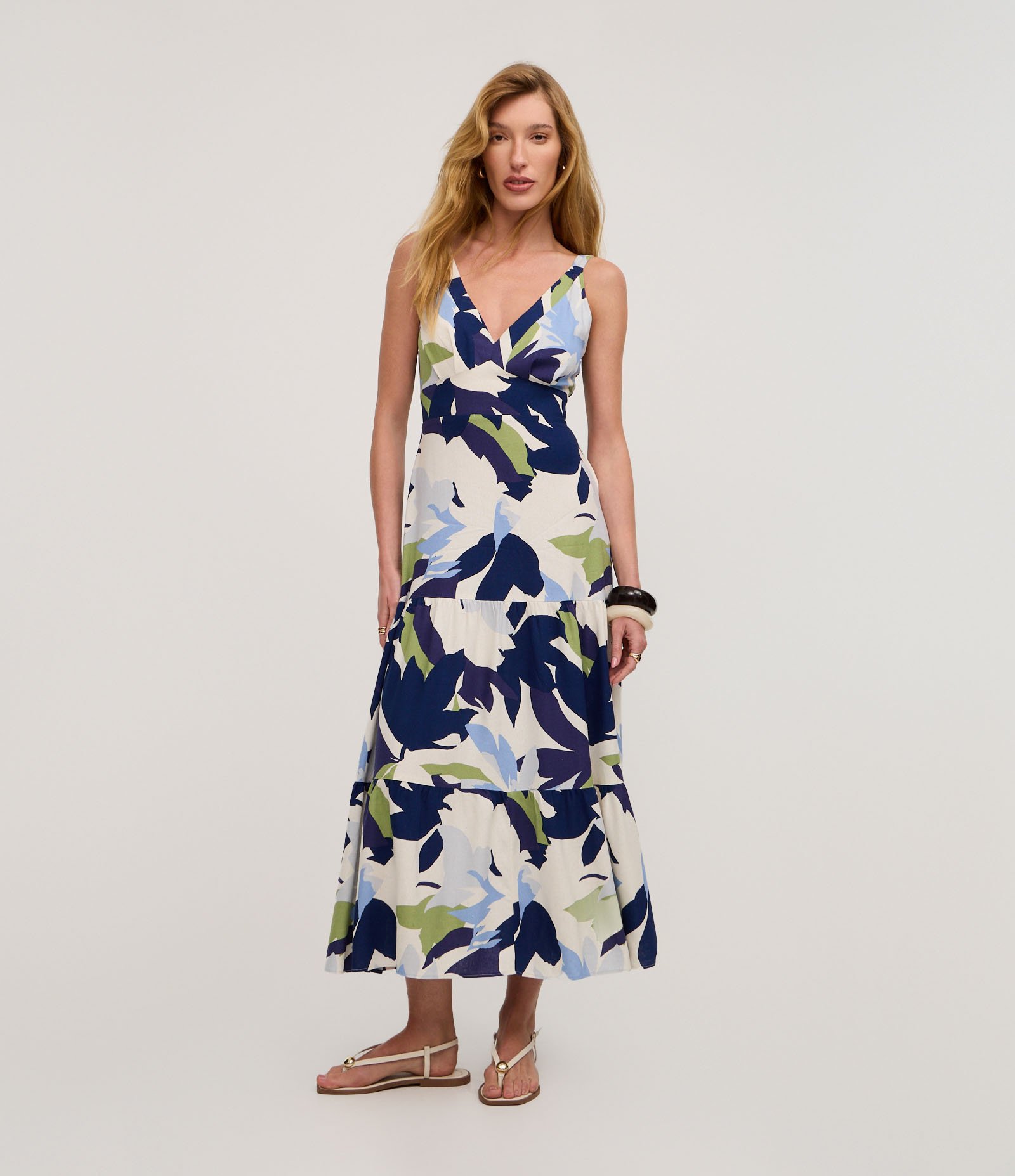 Vestido Midi em Viscolinho com Decote V e Estampa Folhagem Multicores 1
