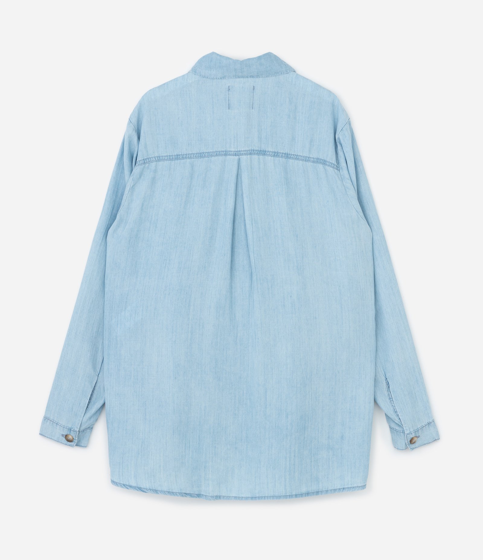 Camisa em Jeans com Bolsos Frontais Curve & Plus Size Claro 2 2