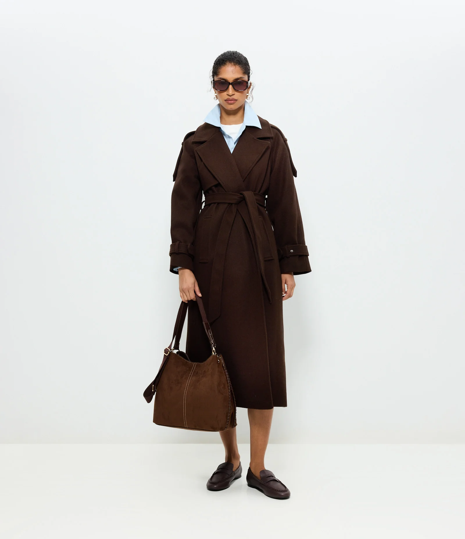 Trench Coat em Polyvelour com Faixa para Amarração Marrom 1