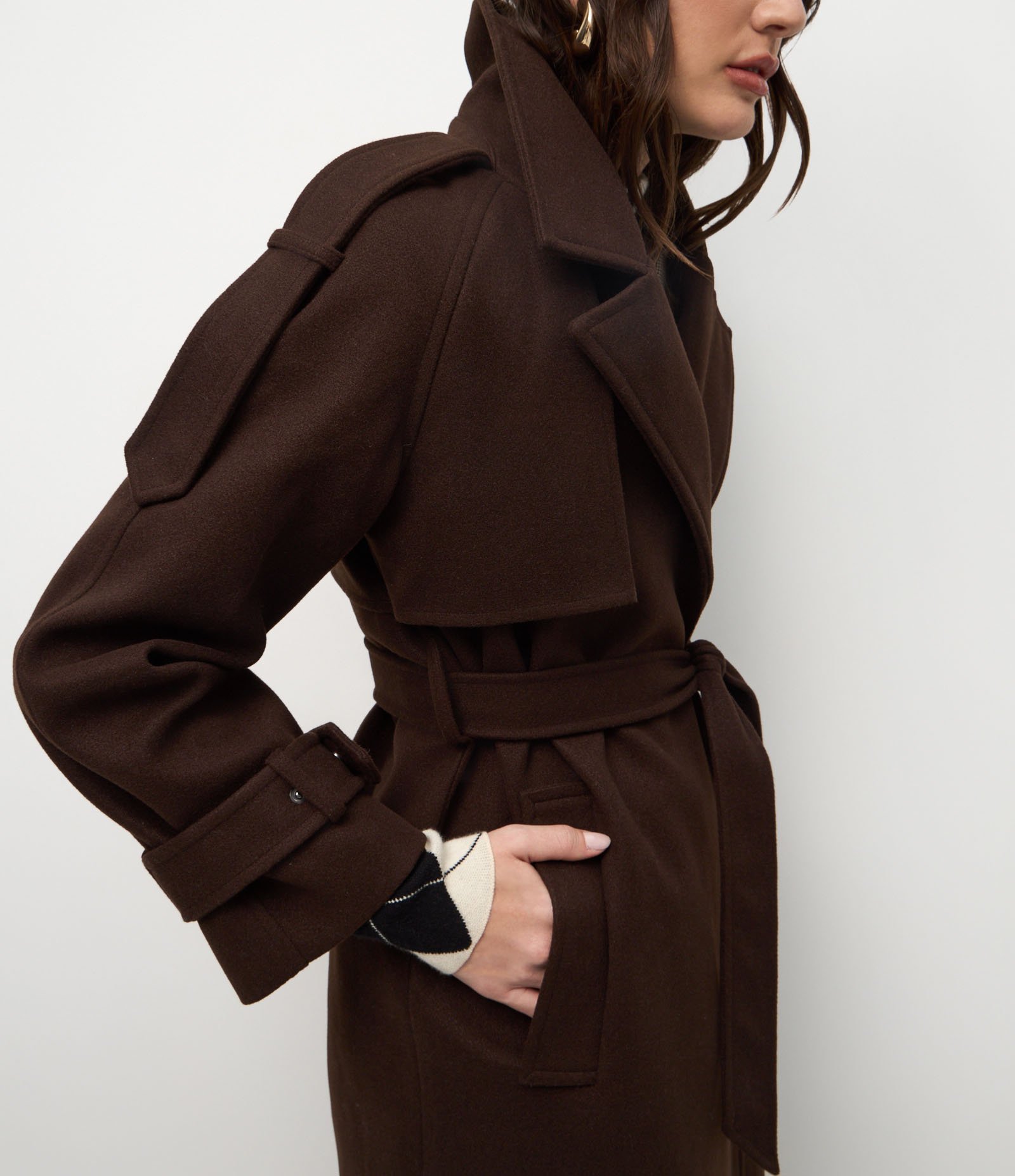 Trench Coat em Polyvelour com Faixa para Amarração Marrom 6