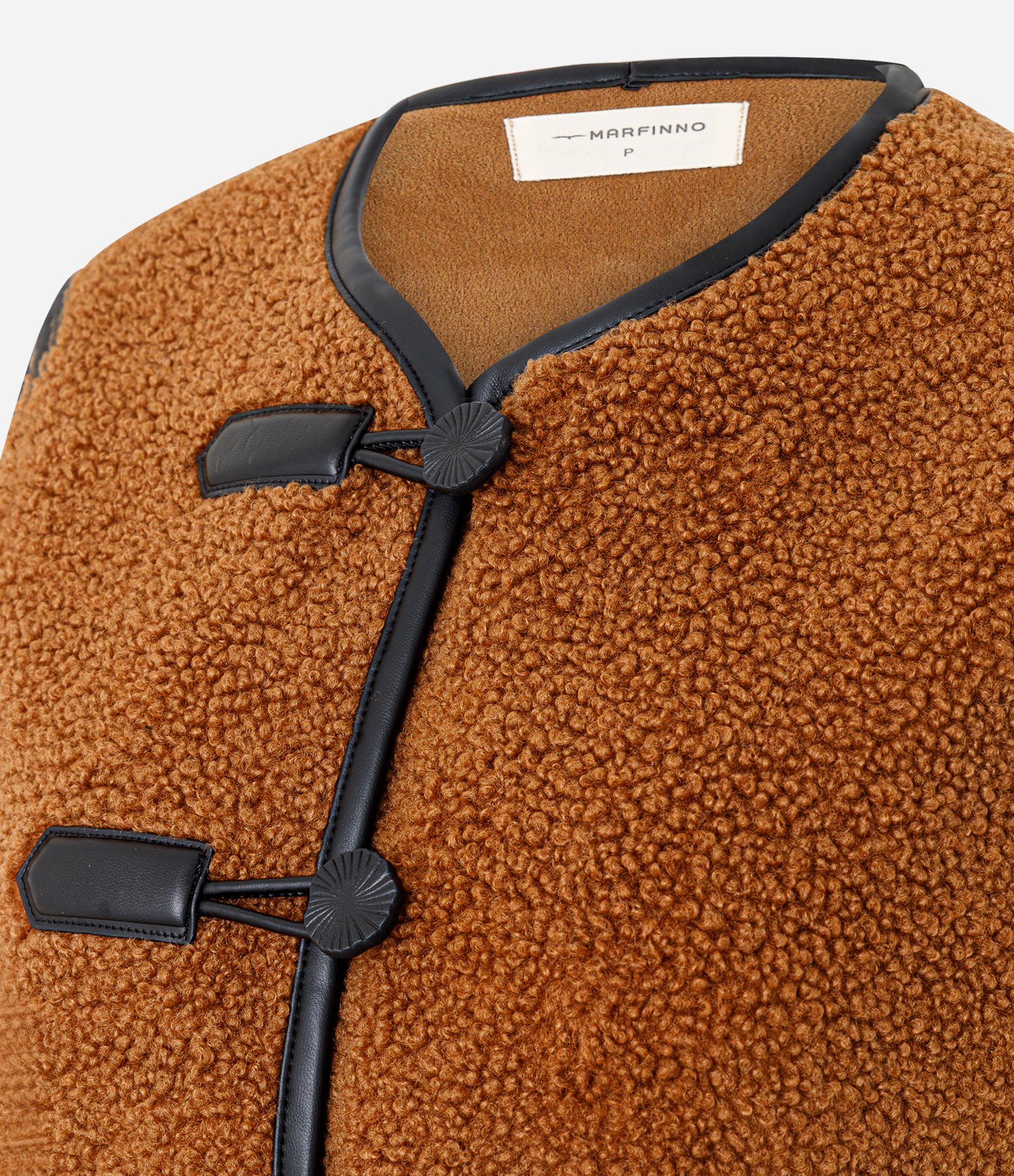 Colete com Textura de Pelos e Detalhes em PU Marrom 7