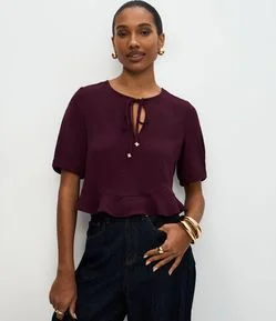 Blusa com Babados e Amarração Frontal