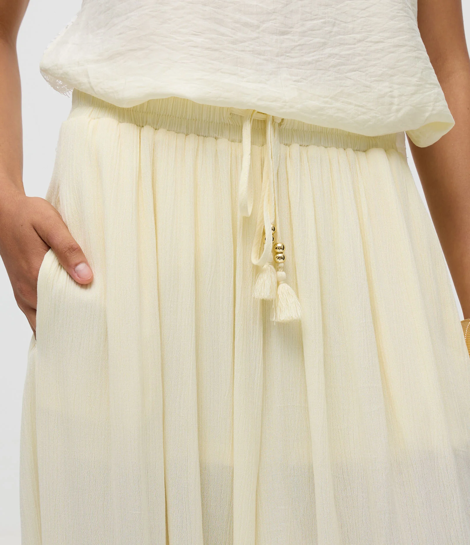Calça Balloon em Viscose com Barra Franzida Bege 3