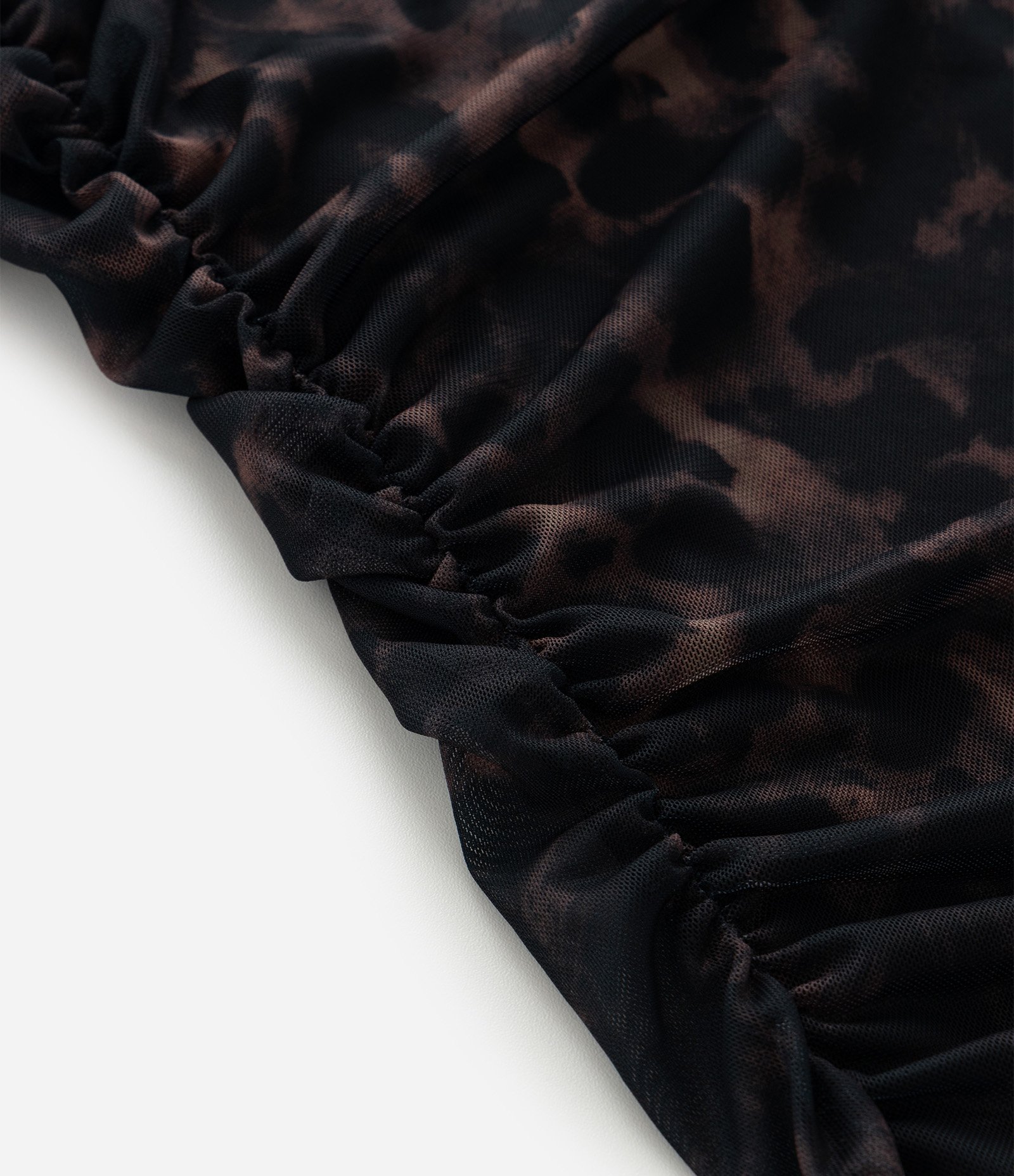 Vestido Longo em Tule com Estampa Animal Print  Curve & Plus Size Preto/Marrom 8