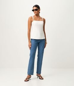 Calça Reta em Jeans com Brilhos