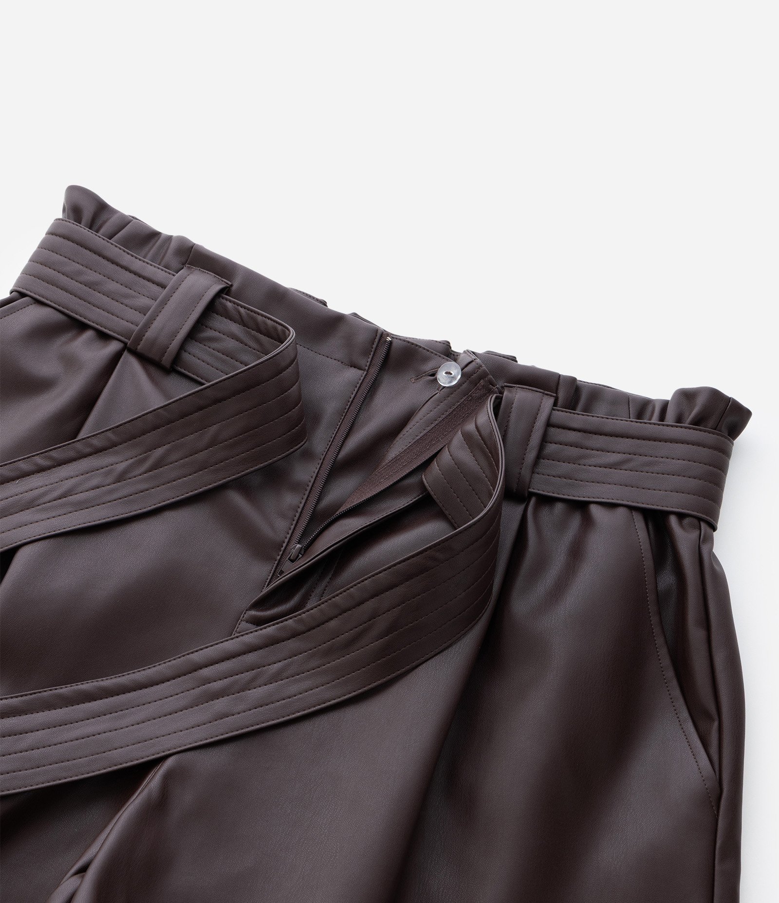 Short Clochard em PU com Faixa Curve & Plus Size Marrom 6