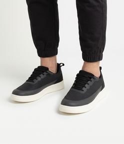 Tênis Knit Casual com Recortes e Sola EVA