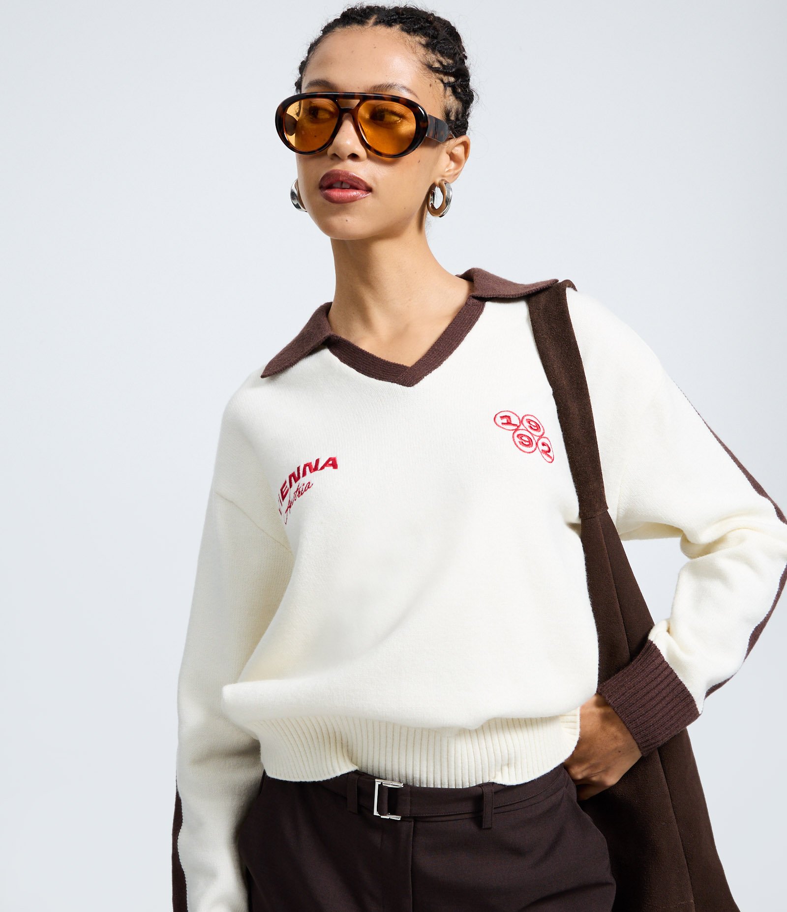 Blusão em Tricô com Lettering Vienna e Bordados Branco 3