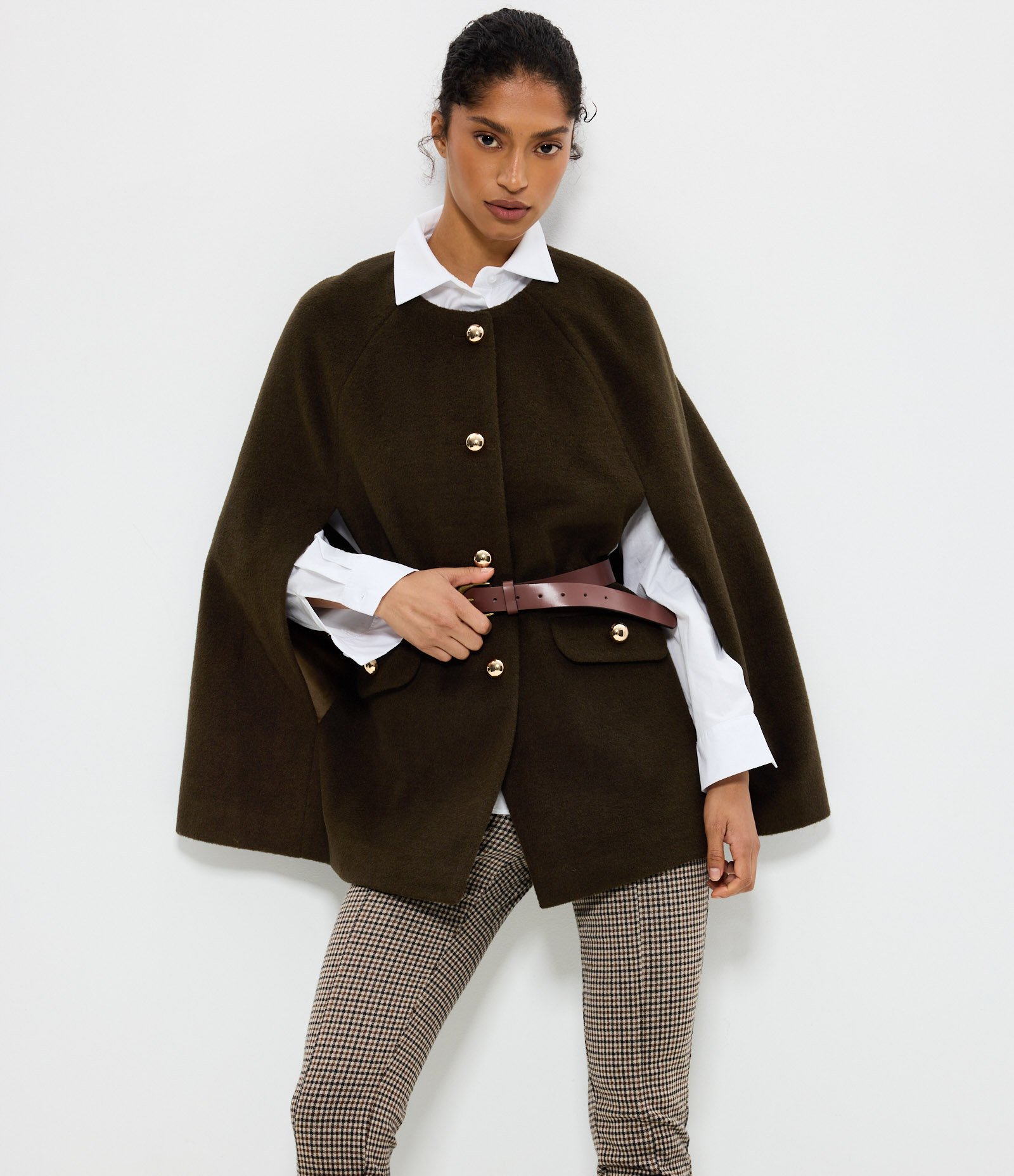 Jaqueta Pesada Tipo Poncho em Polyvelour com Botões Verde 1