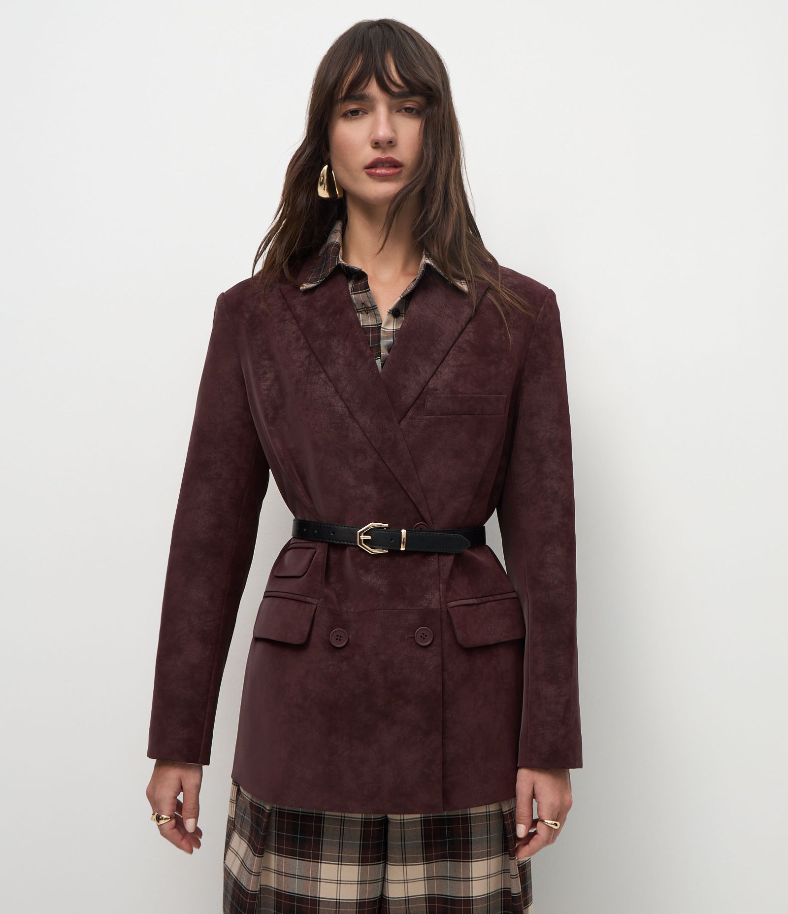 Blazer Estruturado em Suede com Abotoamento Transpassado Vinho 1