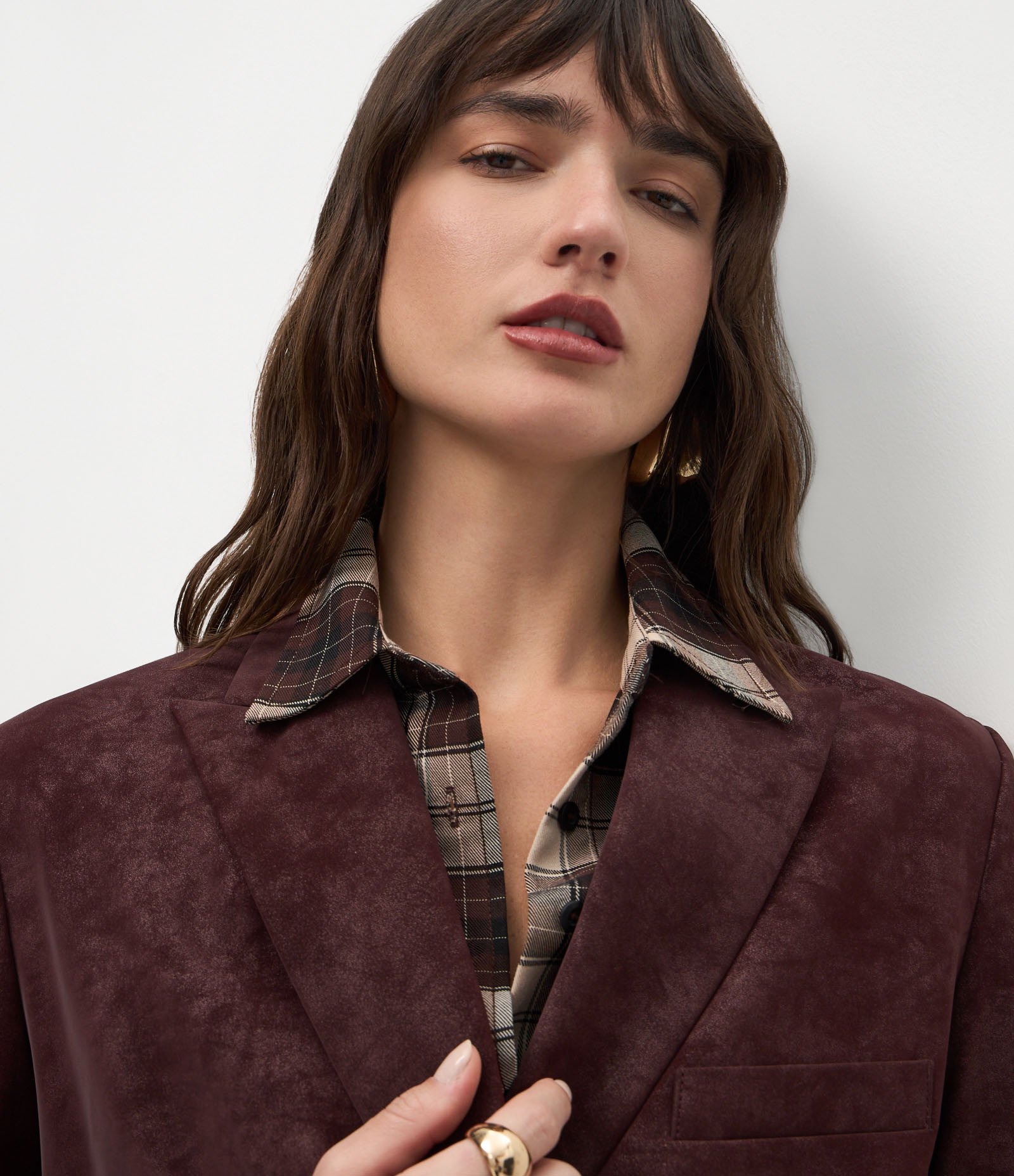 Blazer Estruturado em Suede com Abotoamento Transpassado Vinho 3