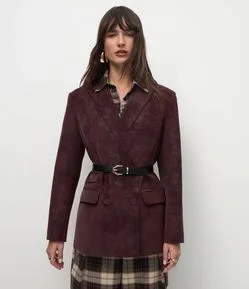 Blazer Estruturado em Suede com Abotoamento Transpassado