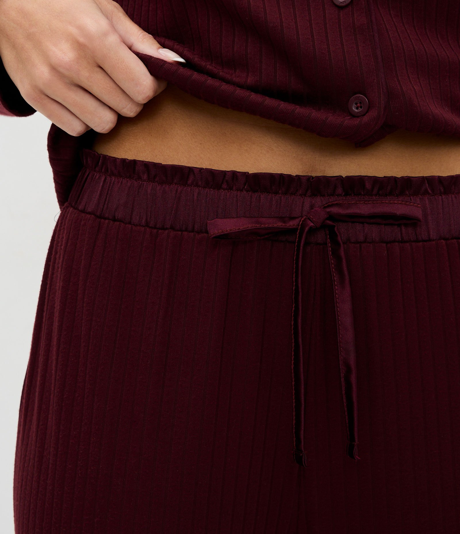 Pijama Longo Ribana Modelo Americano com Cós Acetinado Vermelho 4