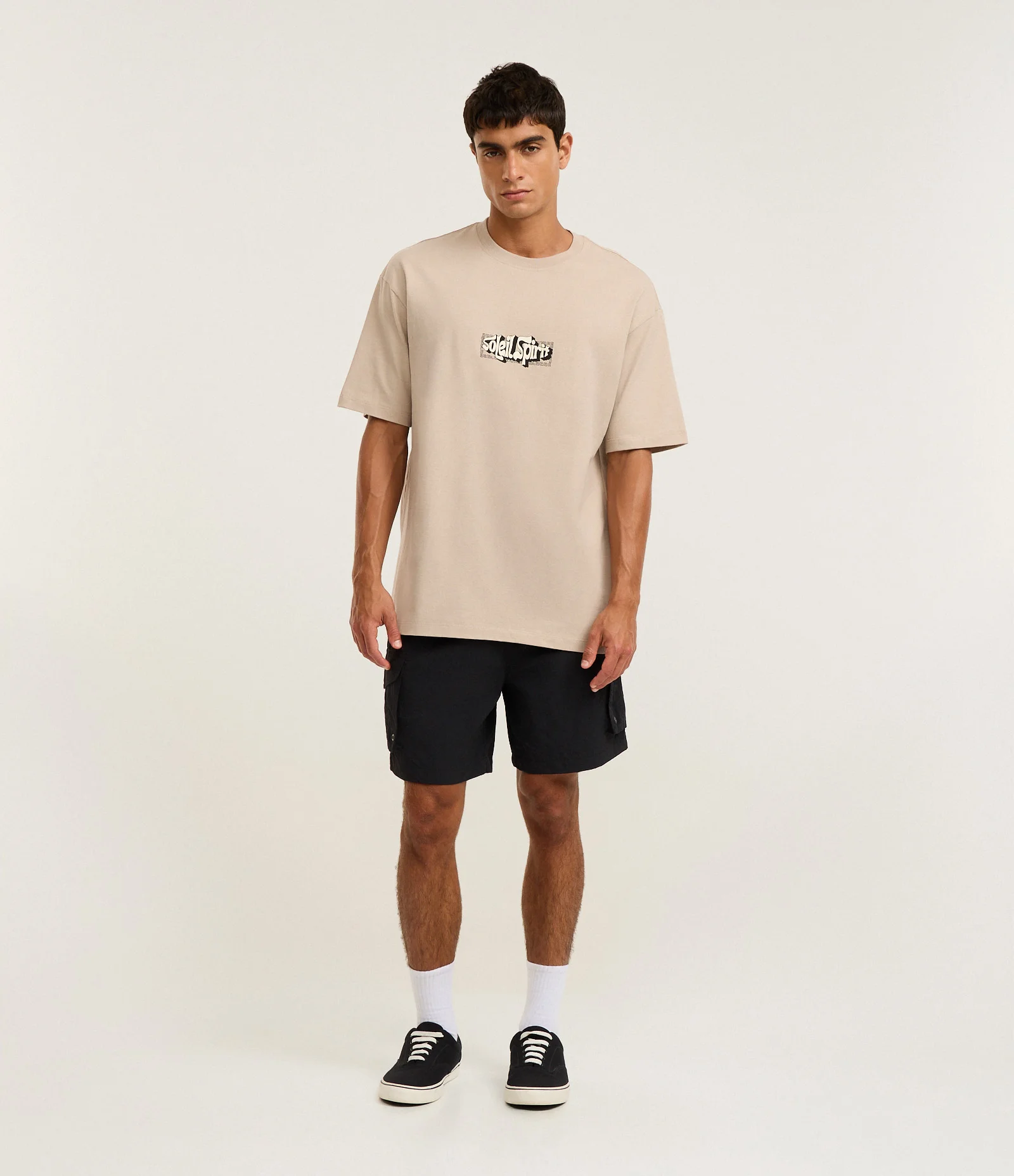 Camiseta Relaxed em Algodão com Estampa Localizada Soleil Spirit Bege 2