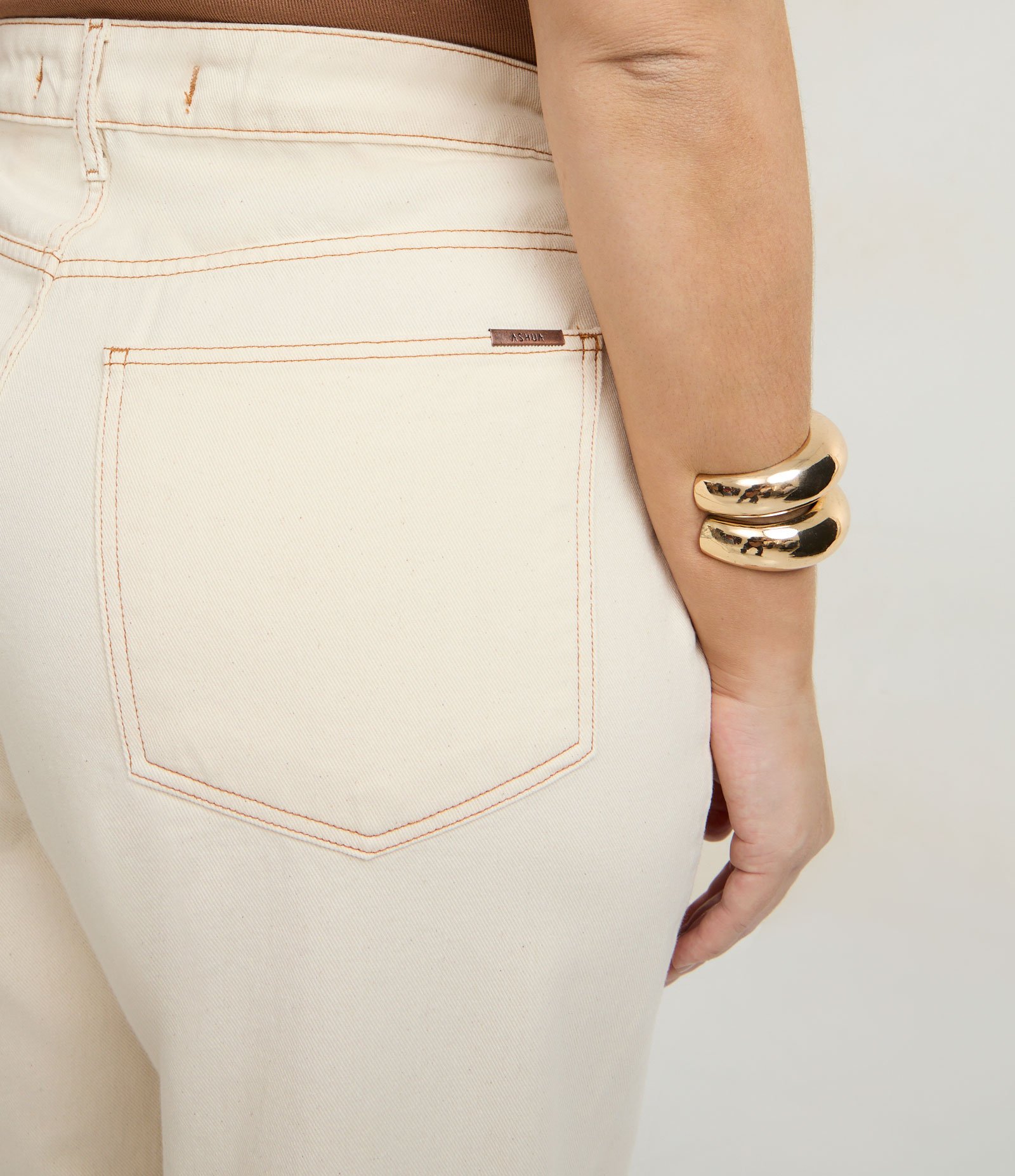 Calça Reta em Sarja com Barra Desfiada Curve & Plus Size Bege 6